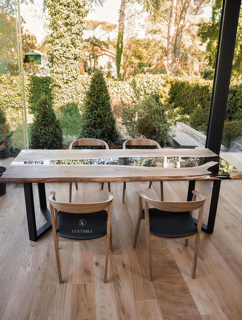 River Tisch Valencia aus Nussbaum massiv mit rauchgrauem Epoxidharz