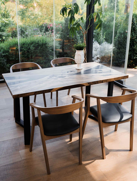 Tavolo con resina epossidica fumé opaca in legno di noce europeo 160x90cm Ombra