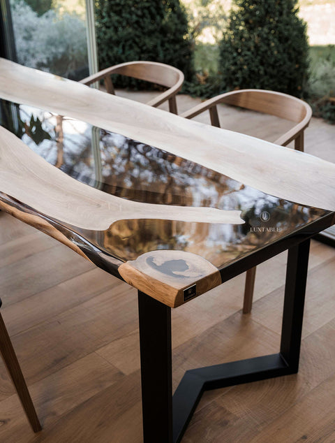 River Tisch Valencia aus Nussbaum massiv mit rauchgrauem Epoxidharz