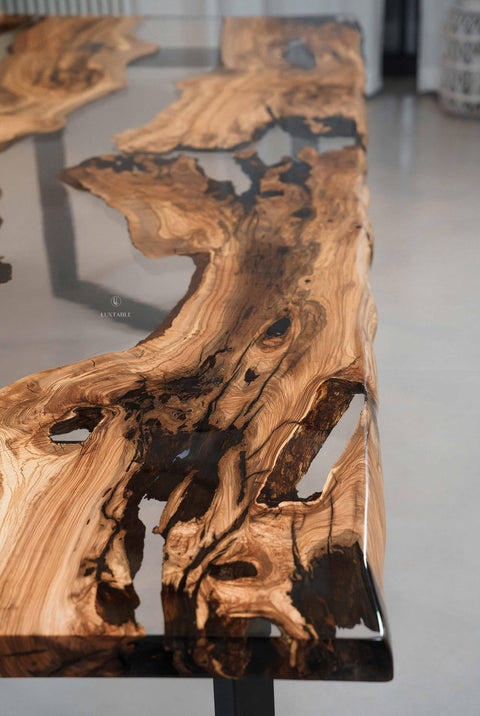 Clear epoxy resin table in olive wood, custom size Amarante