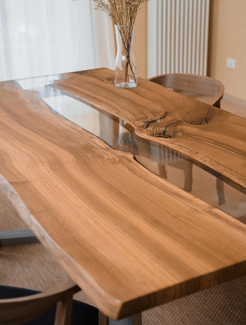 Epoxidharz Tisch Dafne aus Eiche massiv mit glasklarem Harz