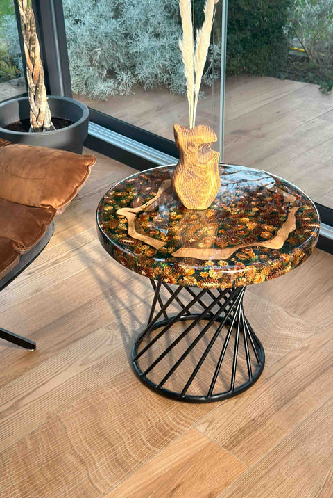 Green epoxy resin coffee table in larch cones and walnut, cusom size Bosco
