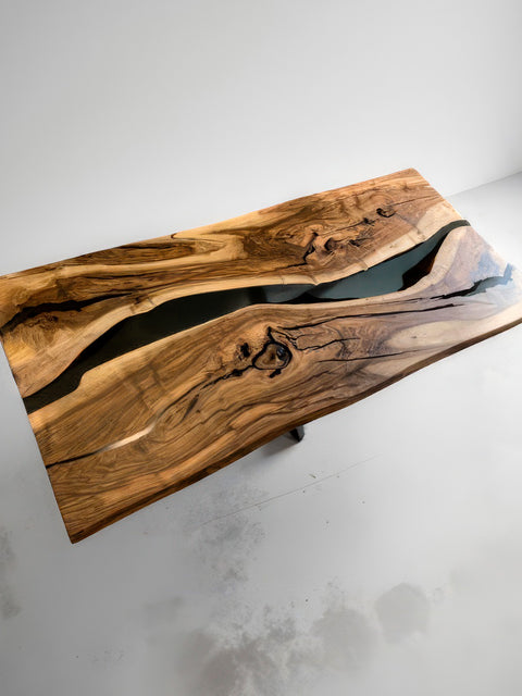 Dining table in solid walnut and smoky matte epoxy resin Radiance