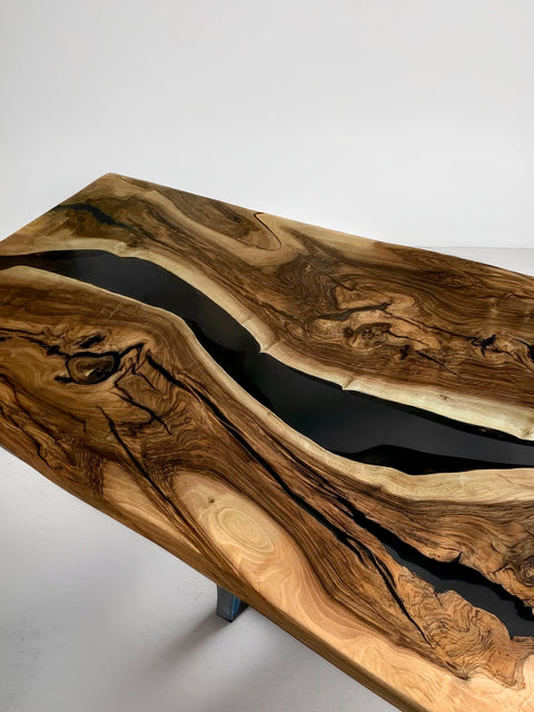 Dining table in solid walnut and smoky matte epoxy resin Radiance