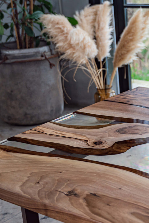 Handmade clear epoxy resin table in European walnut, custom size Alpi