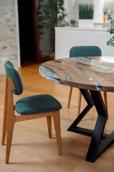 Epoxy river table in walnut wood and silver resin 140x140cm Cristallo