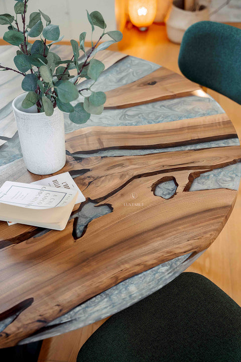 Epoxy river table in walnut wood and silver resin 140x140cm Cristallo