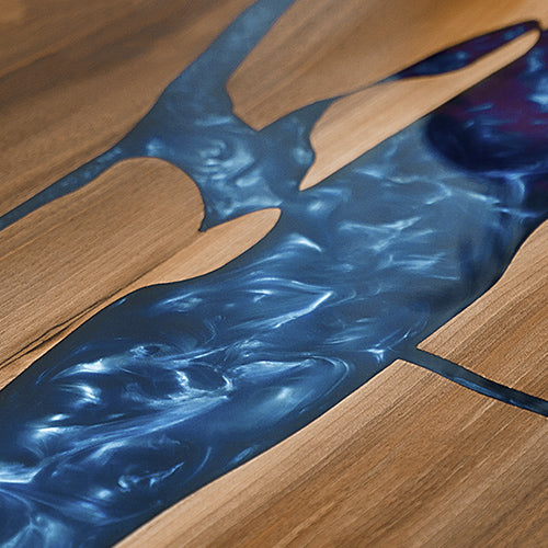 Electric blue with metallic effect