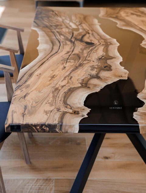 Maestoso tavolo in resina fumé e legno di noce europeo 210x110cm Fiamma