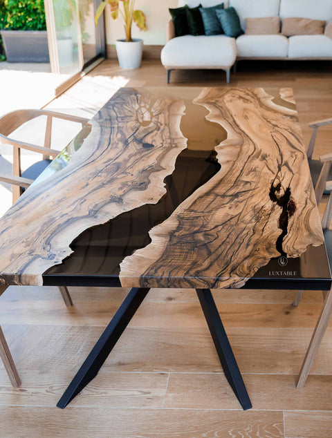 Maestoso tavolo in resina fumé e legno di noce europeo 210x110cm Fiamma