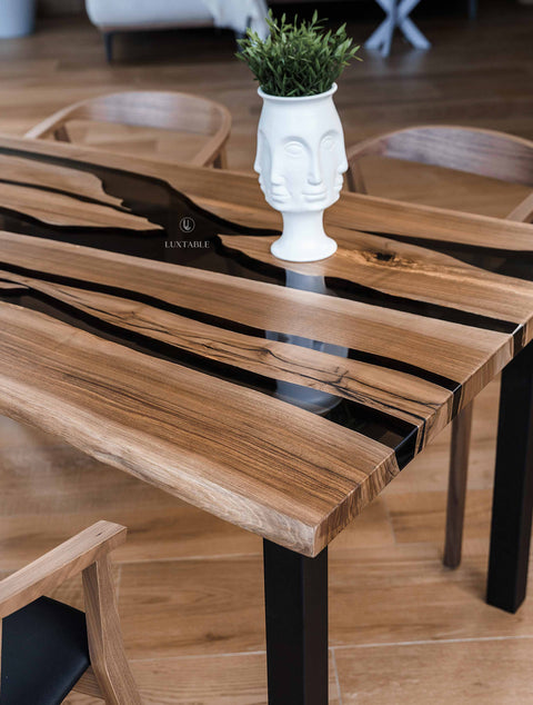Tavolo in legno massello artigianale e resina fumé lucida 180x90cm Tamigi