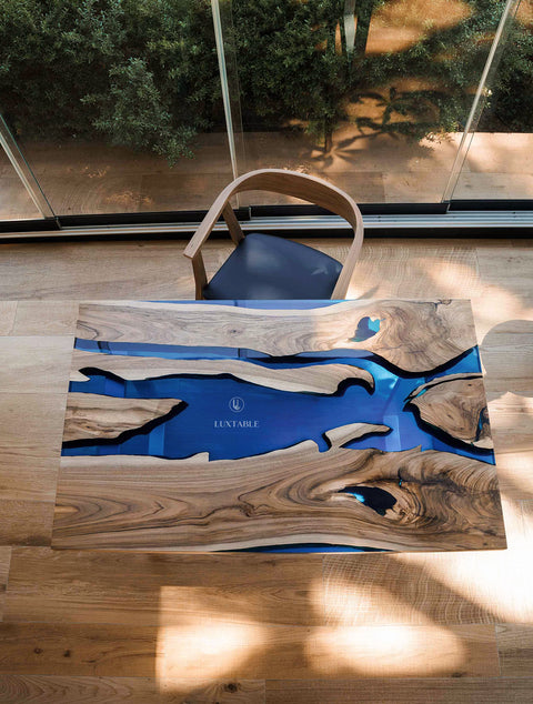 Midnight blue resin dining table in walnut wood 120x80cm Celeste