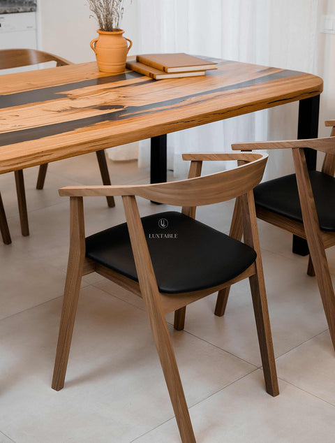Tavolo con resina epossidica fumé e legno di rovere su misura Silhouette