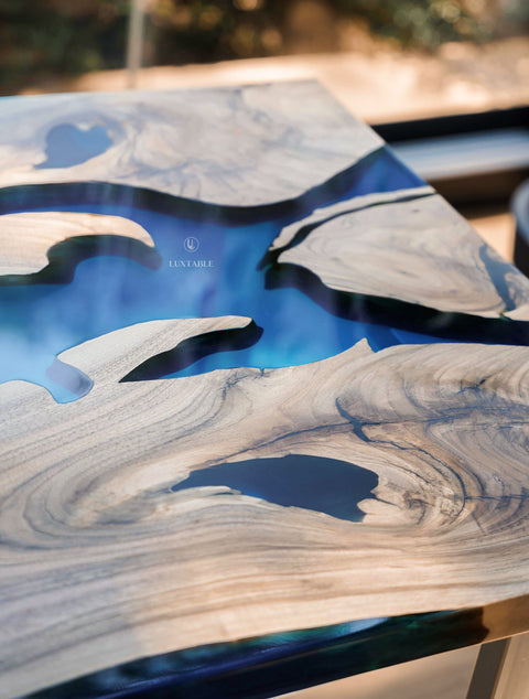 Midnight blue resin dining table in walnut wood 120x80cm Celeste