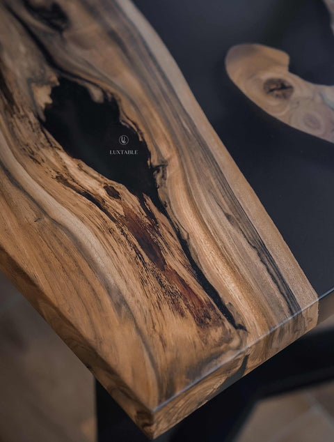 Tavolo con resina epossidica fumé opaca in legno di noce europeo 160x90cm Ombra